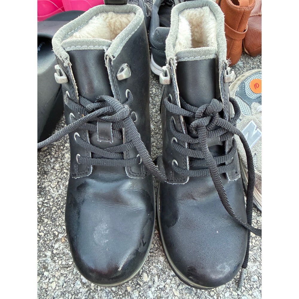 UGG Australia Butte II Waterproof Black Leather Winter Boots Kids Size 2 1003169